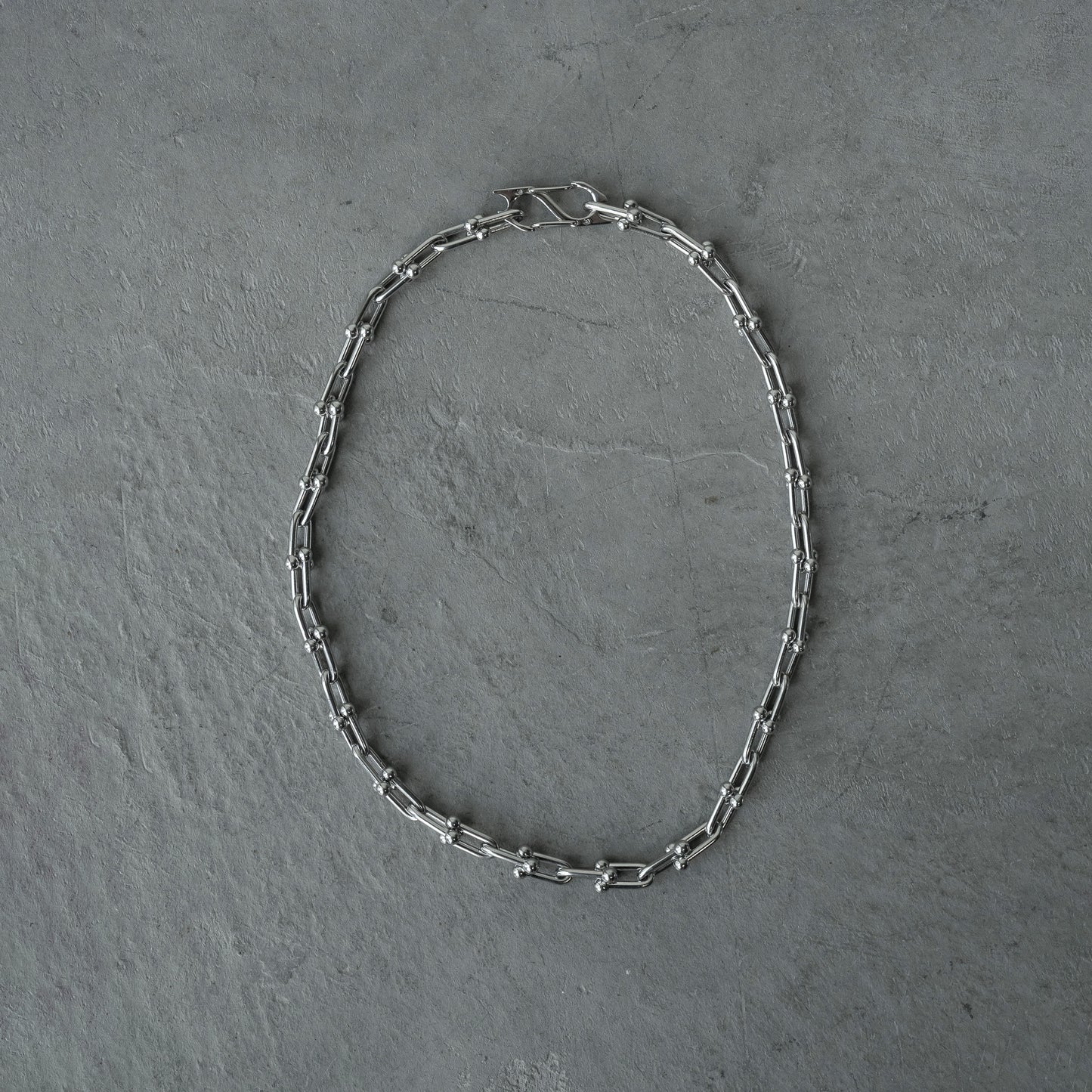 Cold link necklace