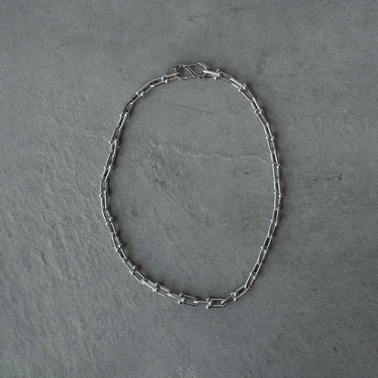 Cold link necklace